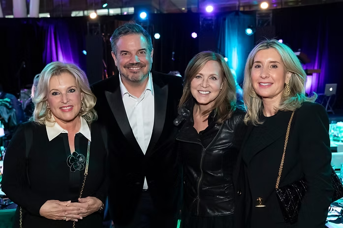 Sylvie Coutu, membre du CA de la Fondation Marcelle et Jean Coutu, Charles Lafortune, cofondateur de la Fondation Autiste & majeur, Sophie Prégent, cofondatrice de la Fondation Autiste & majeur et Marie-Josée Coutu, présidente de la Fondation Marcelle et Jean Coutu. Crédit photo Paul Ducharme
